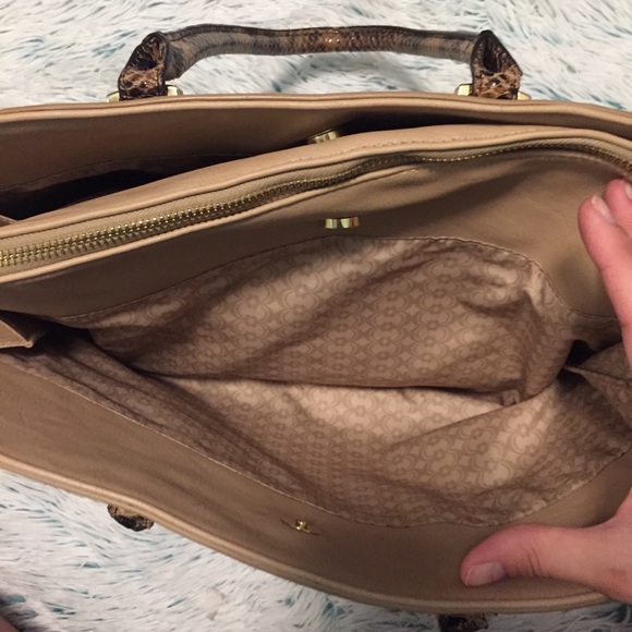 ✨CHARMING CHARLIE SNAKESKIN PURSE✨ - Picture 3 of 8